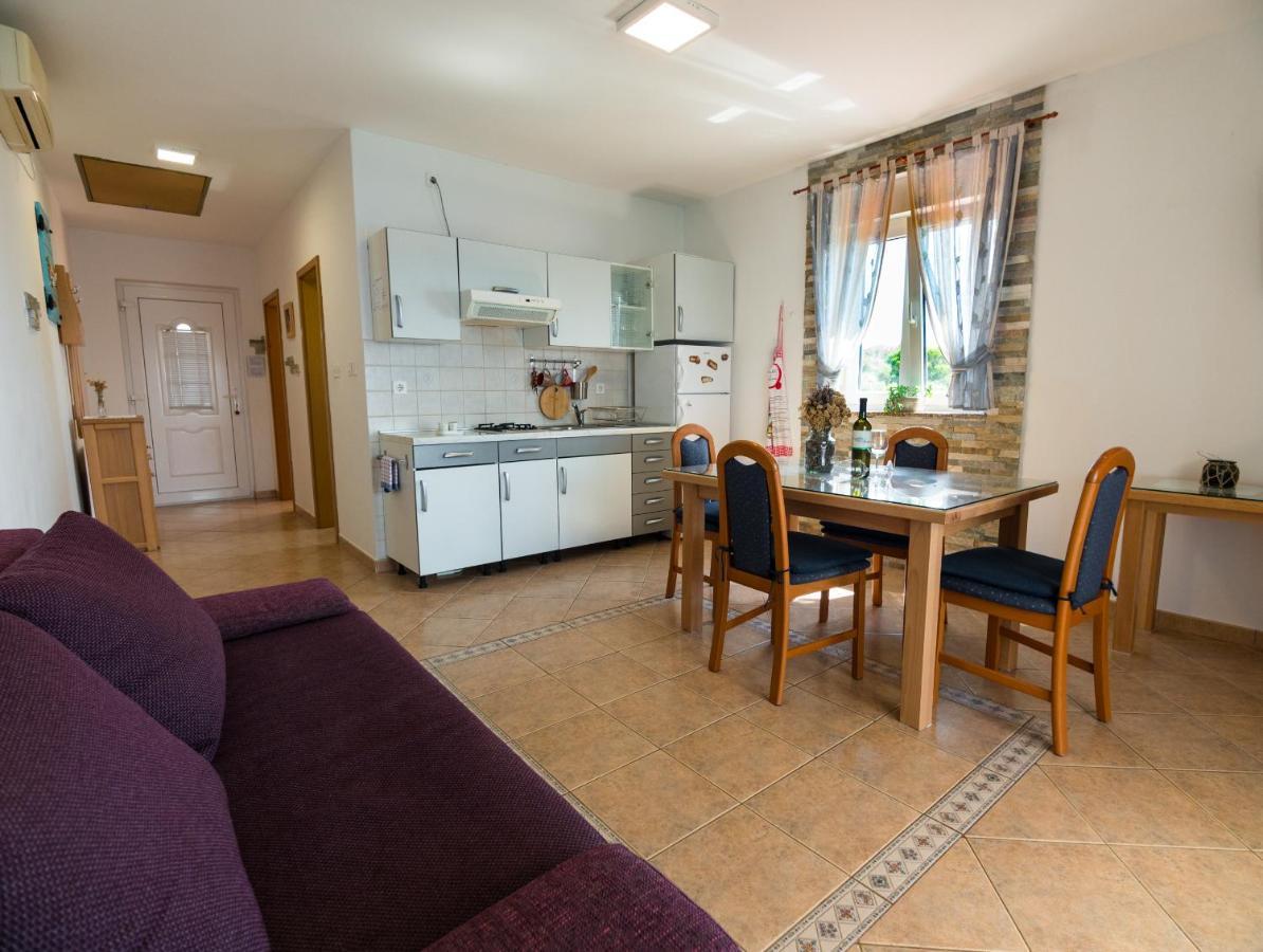 Apartmani Maslina Lun  Exteriör bild