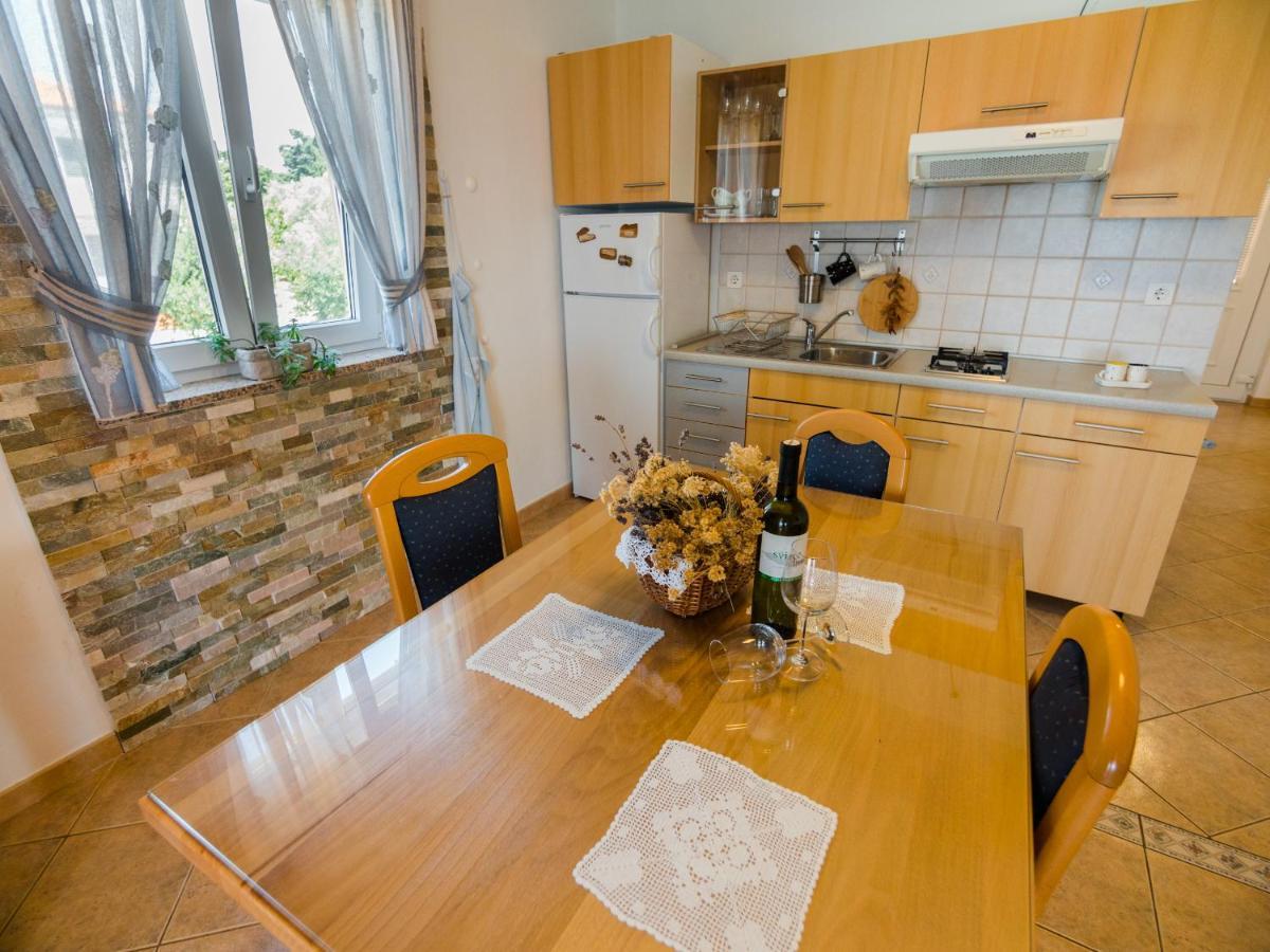 Apartmani Maslina Lun  Exteriör bild