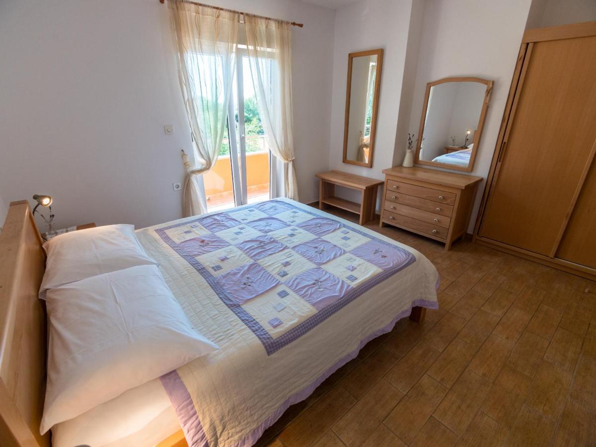 Apartmani Maslina Lun  Exteriör bild